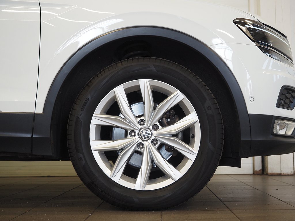 Volkswagen Tiguan 1.4 TSI 150hk 4Motion Drag Kamera Värmare 2017