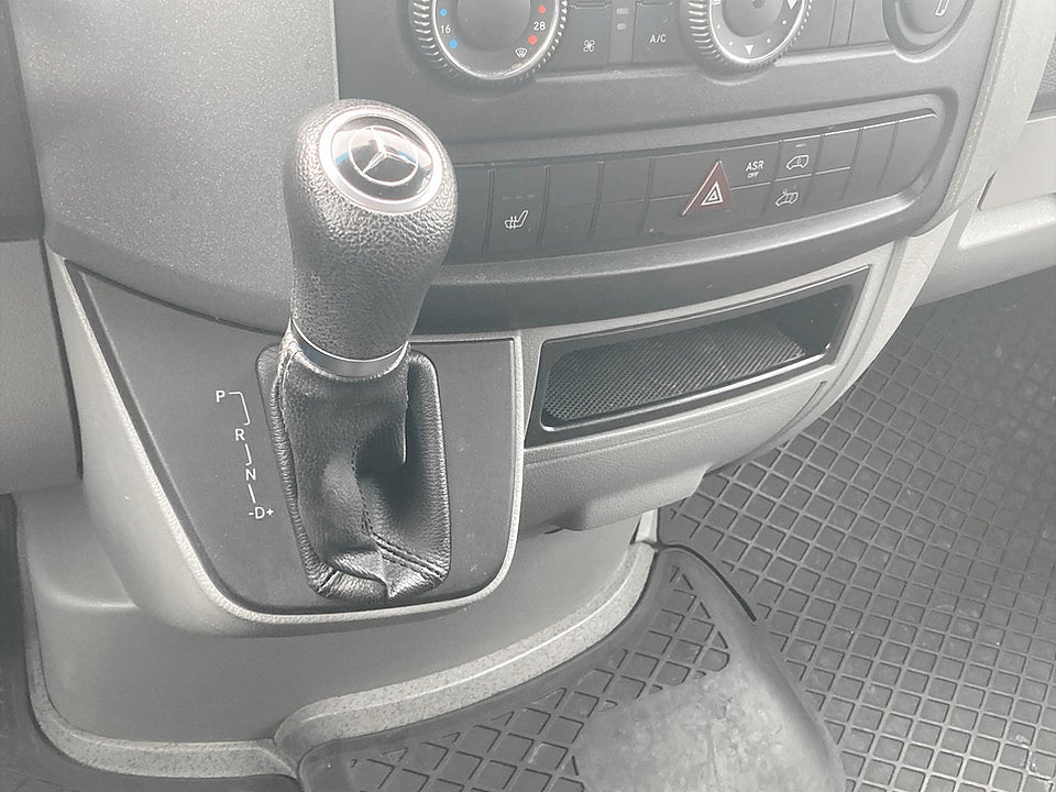 Bild på Mercedes-Benz Sprinter 211 Tempmatic CDI 114hk Aut L3H2 DRAG