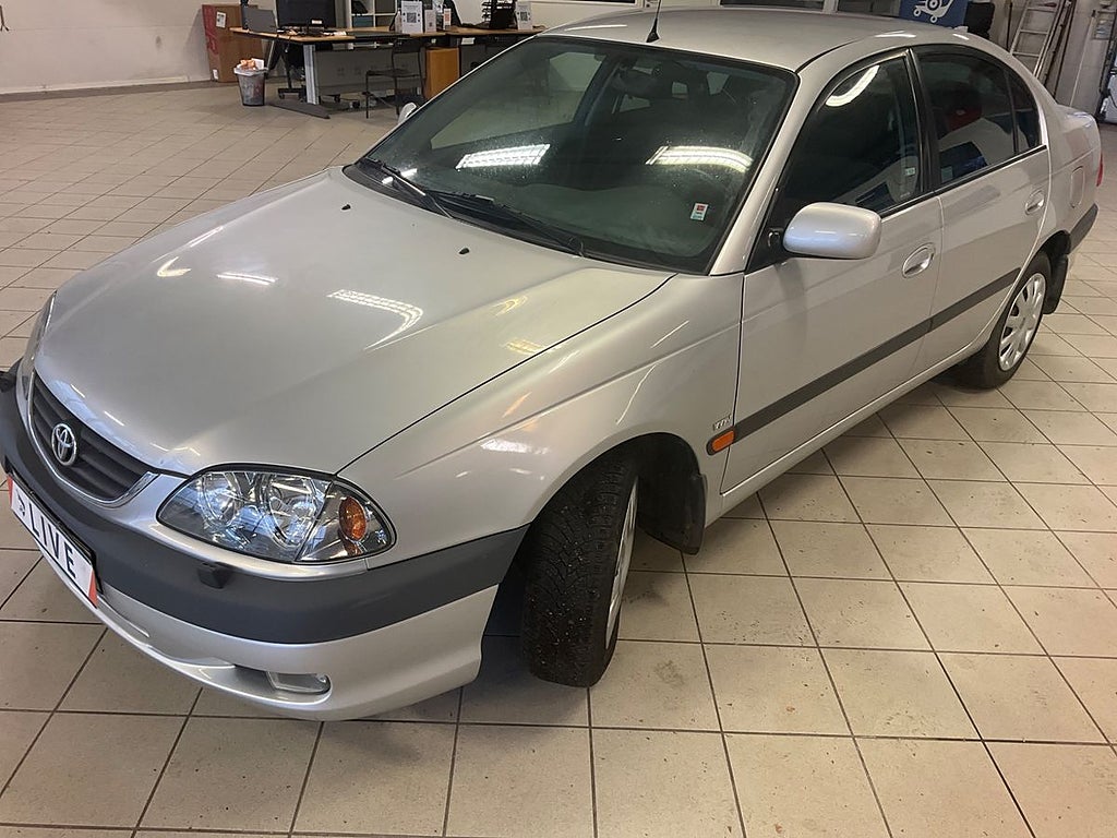 Toyota Avensis Sedan 1.8 * 1 ÄGARE * 4851 MIL * UNIK 