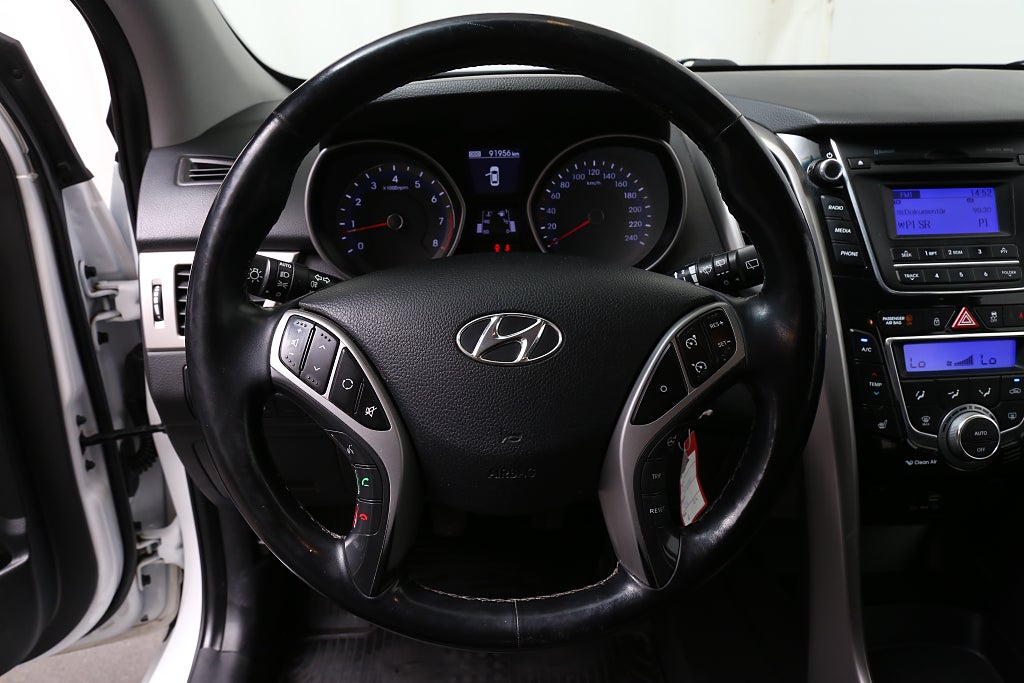 Hyundai i30 1,6 GDI 135hk Comfort Kombi 1ägare Dragkrok 2017