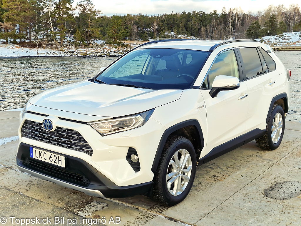 Toyota RAV4 Hybrid AWD-i E-CVT Executive 1äg Moms SoV-hjul