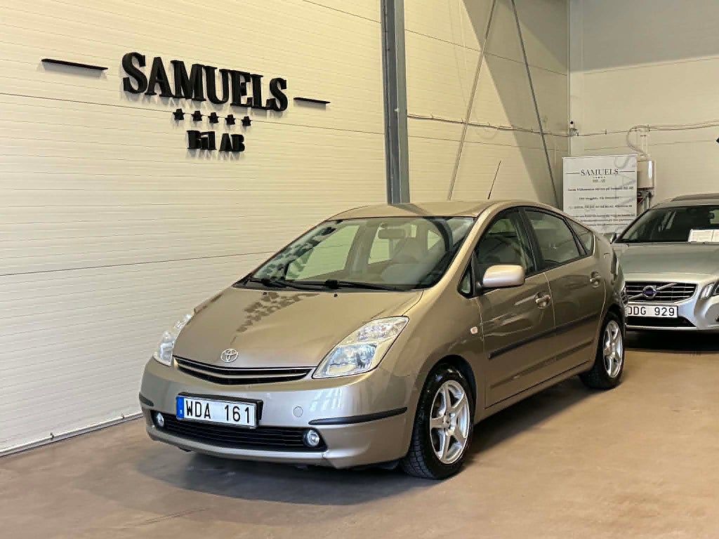 Toyota Prius 1.5 VVT-i + 3CM Automat CVT Välvårdad Ny Besiktad 