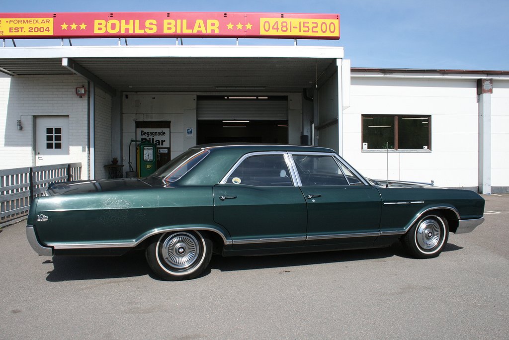 Buick Le Sabre Custom 4 Dr / lågmilare