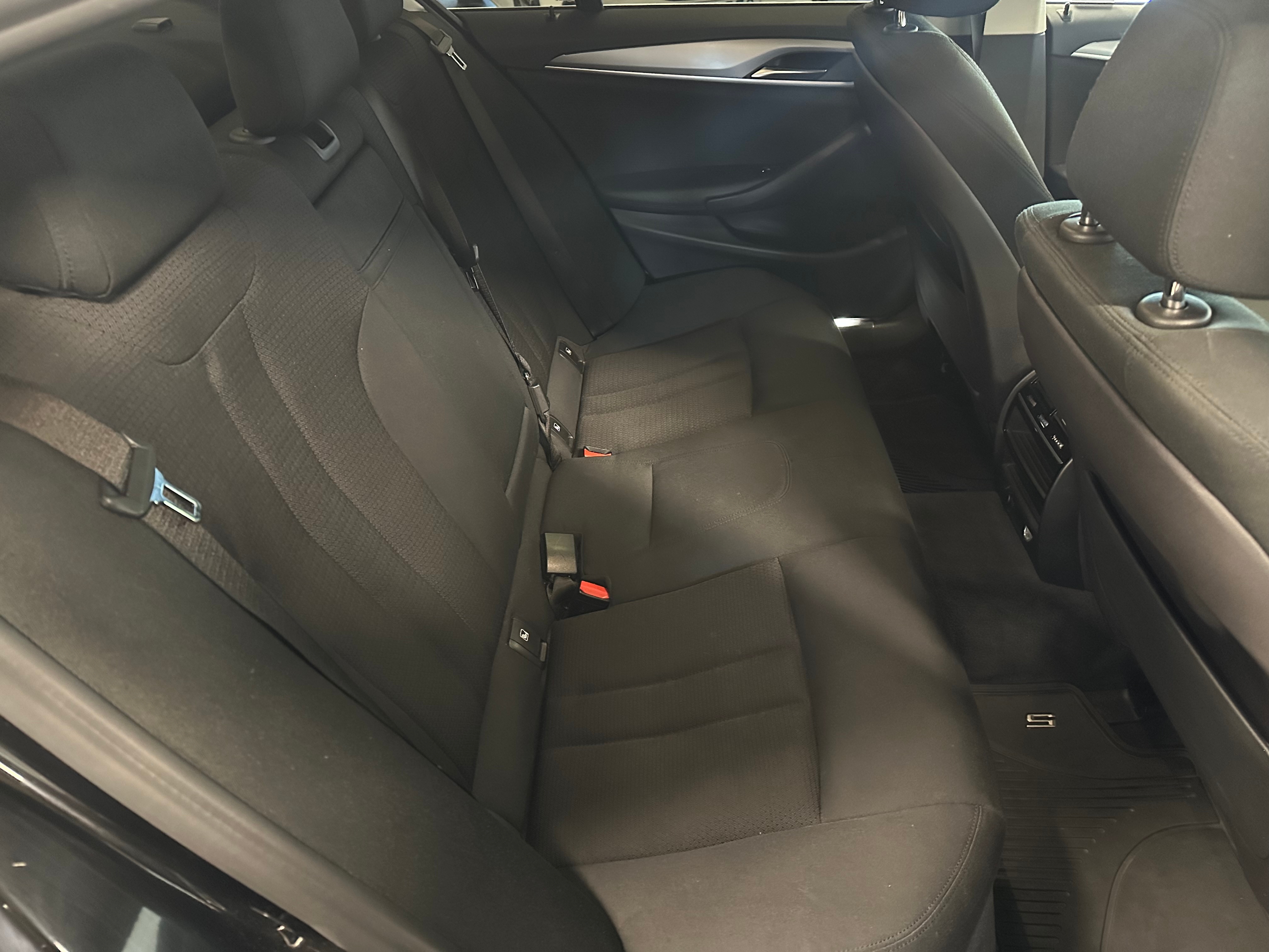 BMW 520 2017, photo 6/56