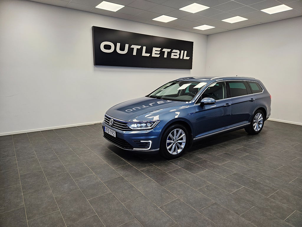 Volkswagen Passat Variant GTE 1.4 TSI 218hk Laddhybrid Värmare Drag B-cam