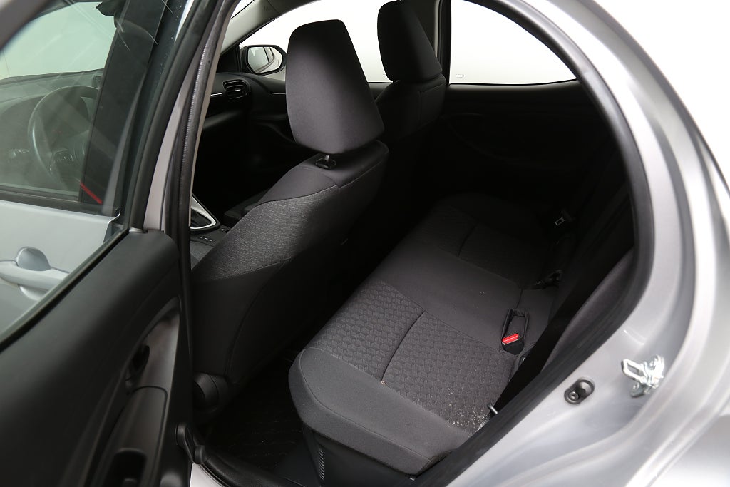 Toyota Yaris Hybrid Active Aut 5D Kamera PDC Blåtand