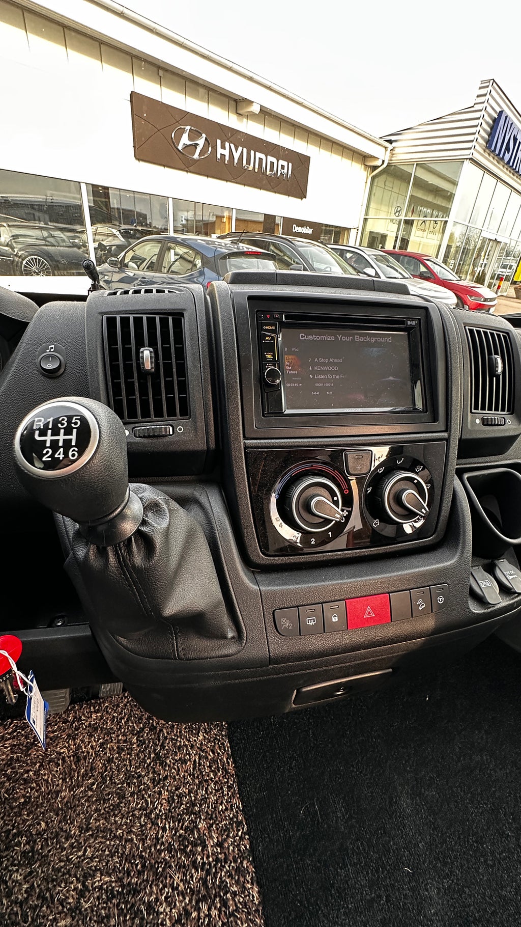 Rapido V68 1 Ägare, Långbädd, Dragkrok thumbnail