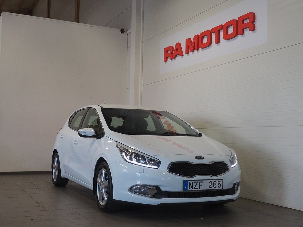 Kia Cee´d 1.6 CRDi 110hk EX Comfort | Motorvärmare | P-Sen