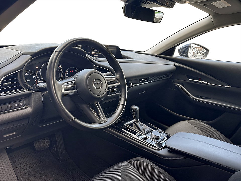 Bild på Mazda CX-30 2.0 e-SKYACTIV-G M 150hk B-KAMERA NAVI