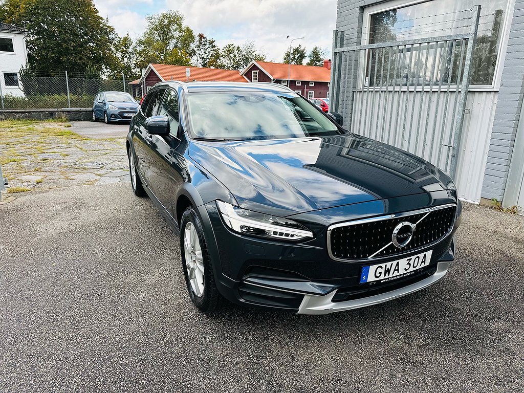 Volvo V90 Cross Country D4 190HK AWD / NAVI / PILOT / DRAG