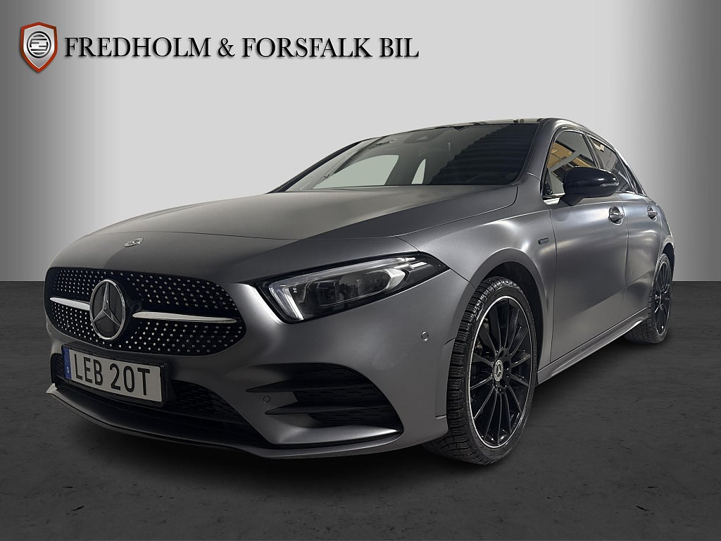 Mercedes-Benz A 250 e AMG Panorama Burmester Widescreen Premium Plus 