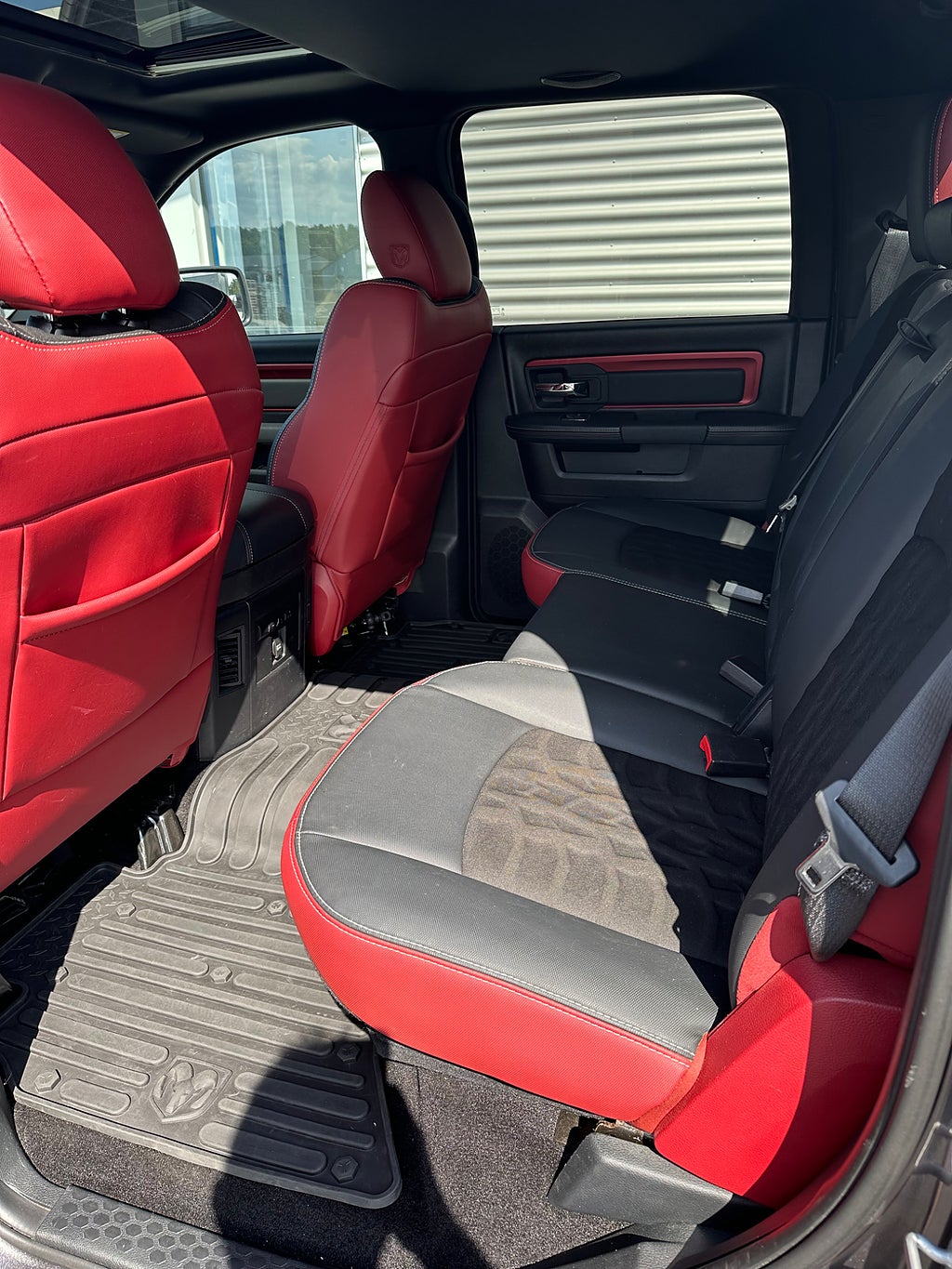 Dodge Ram 1500 Rebel 5,7 L Mkt fin o låga mil 4 X 4  394 hk - bild 25