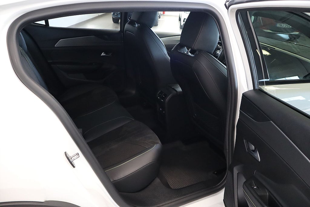 Bild på Peugeot 408 GT 1.2 PT 130hk Aut - ELBAKLUCKA