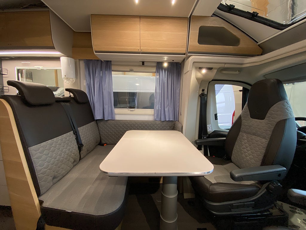 Adria Matrix Axess 670 SL /Taksäng/Solcell/B-körkort/Maxx-fan/EL-Patro - Adria