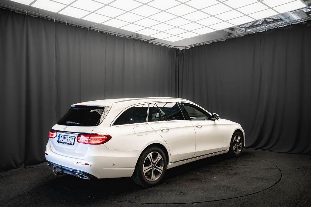 Mercedes-Benz E 200 T d D-VÄRMARE WIDESCREEN DRAG KAMERA 1-ÄGARE MOMS