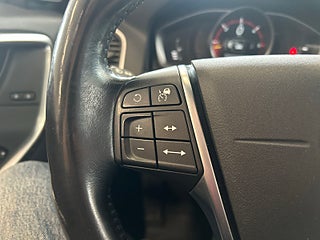 Volvo XC60 D4 AWD S&V-hjul/Drag/Värmare/BLIS/Rattvärme/Adaptiv – bild 21