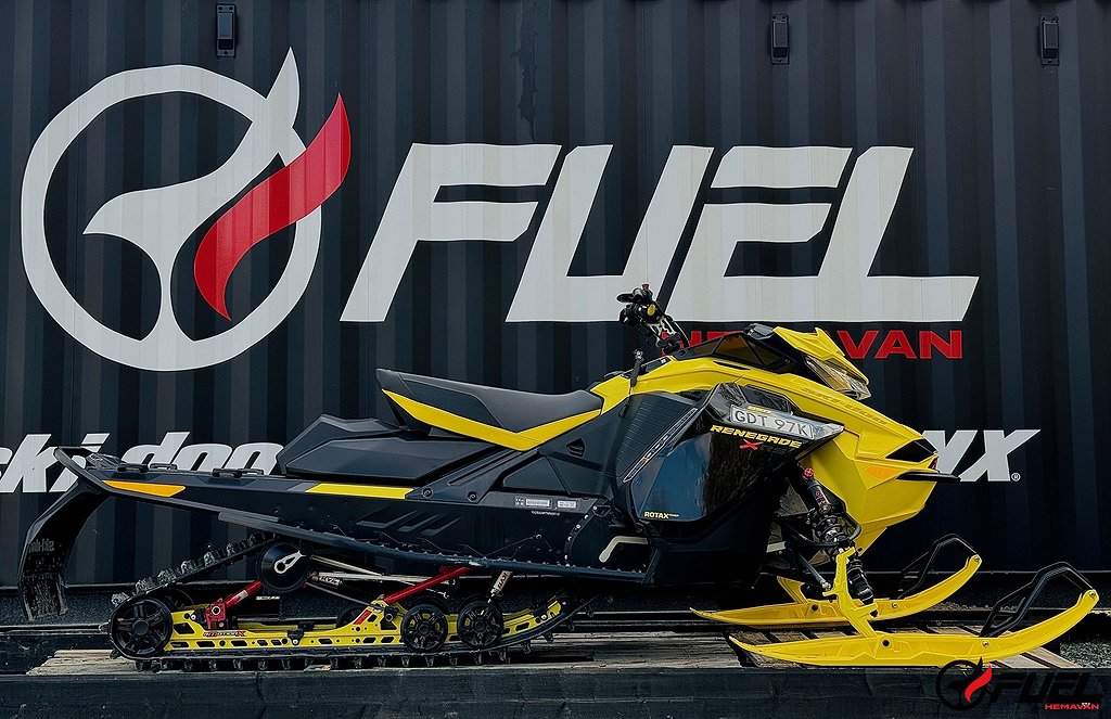 Ski-Doo Renegade XRS 850 E-TEC