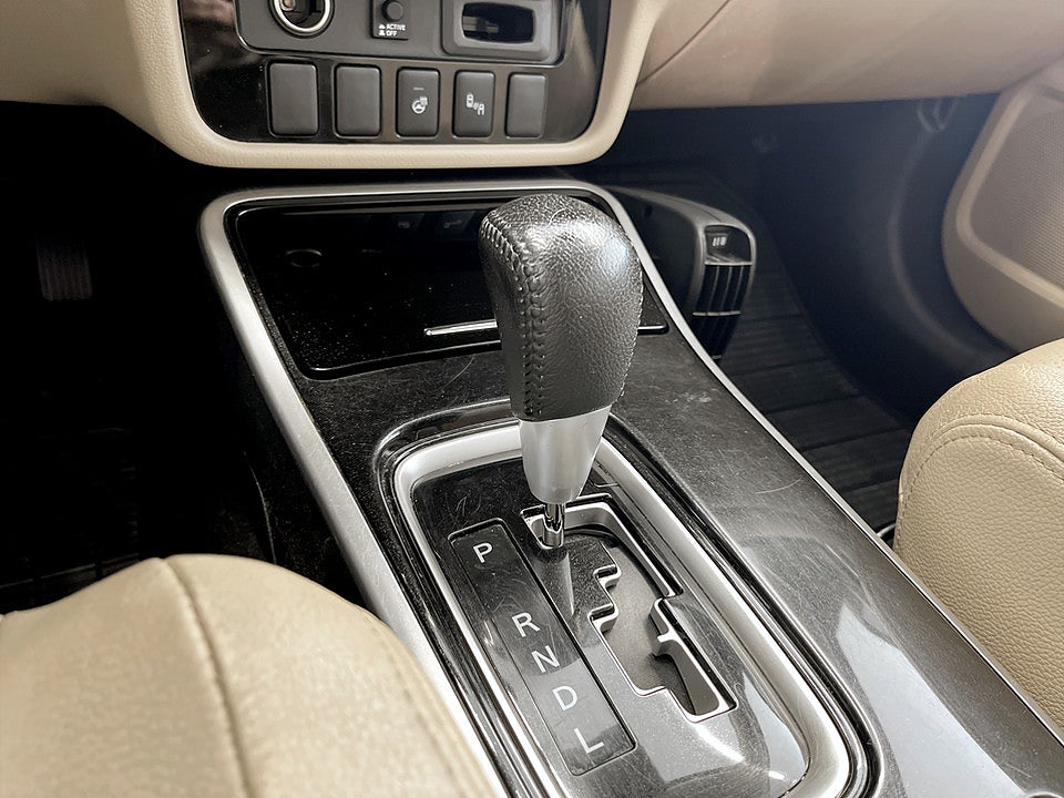 Bild på Mitsubishi Outlander Business 2.2 Di-D 150hk Aut 4WD B-KAMERA ELSTOL