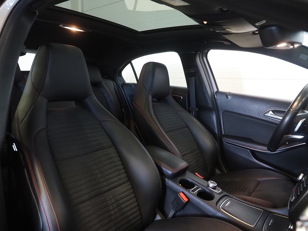 Mercedes-Benz A 180 d 7G-DCT AMG Line Kamera Pano Navi Låga mil 2018