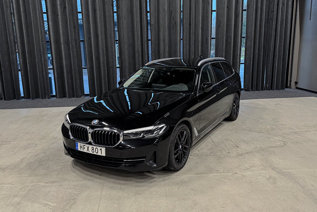 BMW 530e xDrive Touring|Kam|Läder|Drag|Nav