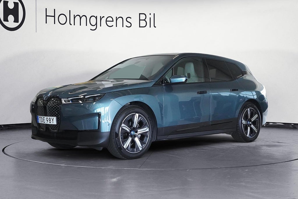 BMW iX xDrive50 Exclusive, Adaptiv Luftfjädring Panoramatak Laser |