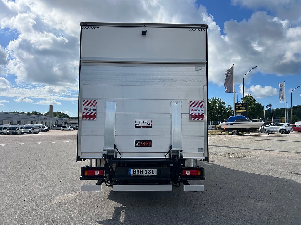 Iveco Daily 72C14G A8 CNG Skåpbil med Z-Lift