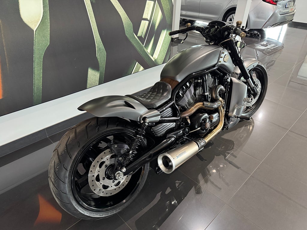 Harley-Davidson VRSCF V-Rod Akrapovic Öhlins - bild 3