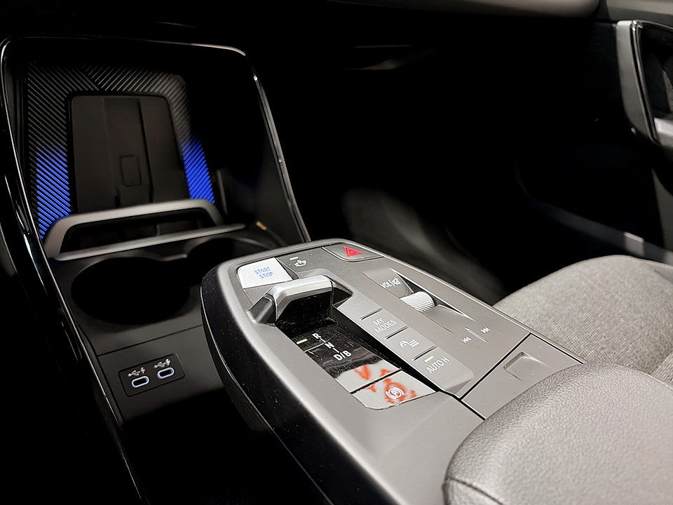 Bild på BMW X1 xDrive30 64.7kWh 306hk Aut B-KAMERA WIDESCREEN DRAG