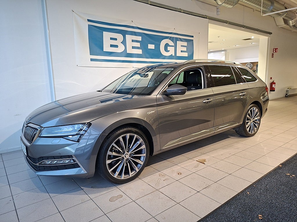 Skoda Superb iV Combi L&K 1,4 TSI 218HK DSG Drag Värmare LED-Mat...