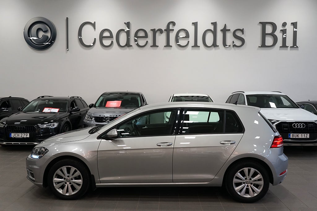 Volkswagen Golf 5-dörrar 1.0T Automat Vinterhjul CarPlay ACC Euro 6