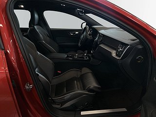 Volvo V60 Recharge T8 AWD RDesign S&V-hjul/MOMS/Drag/H/K/360