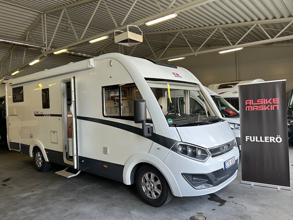 Adria sonic 700 sl  / ac / solcell / kamkedja / cykelställ 2011