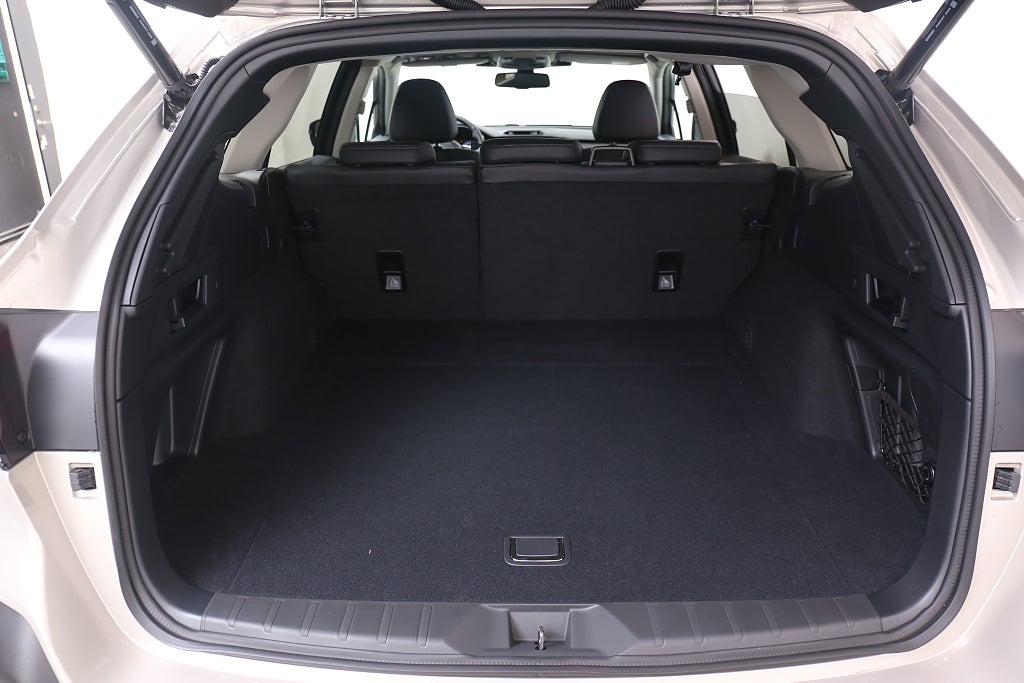 Subaru Outback Limited| 3 fria Service.