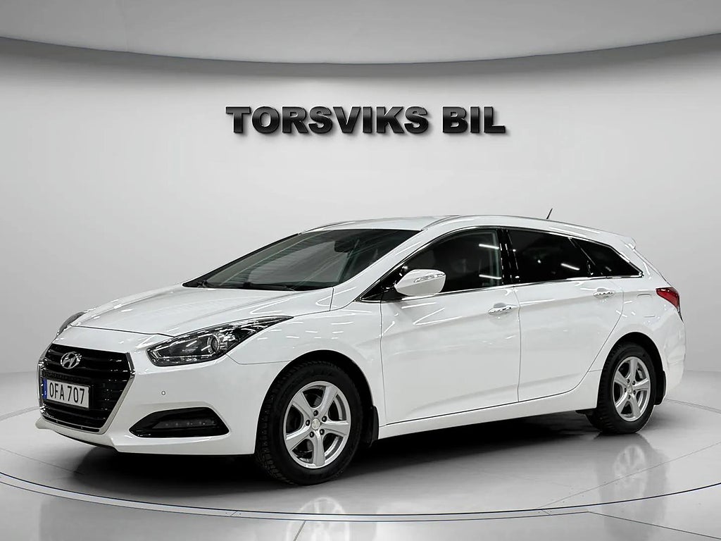 Hyundai i40 cw 1.6 GDI Active Plus 1 Ägare 12300 mil - miniatyr 2