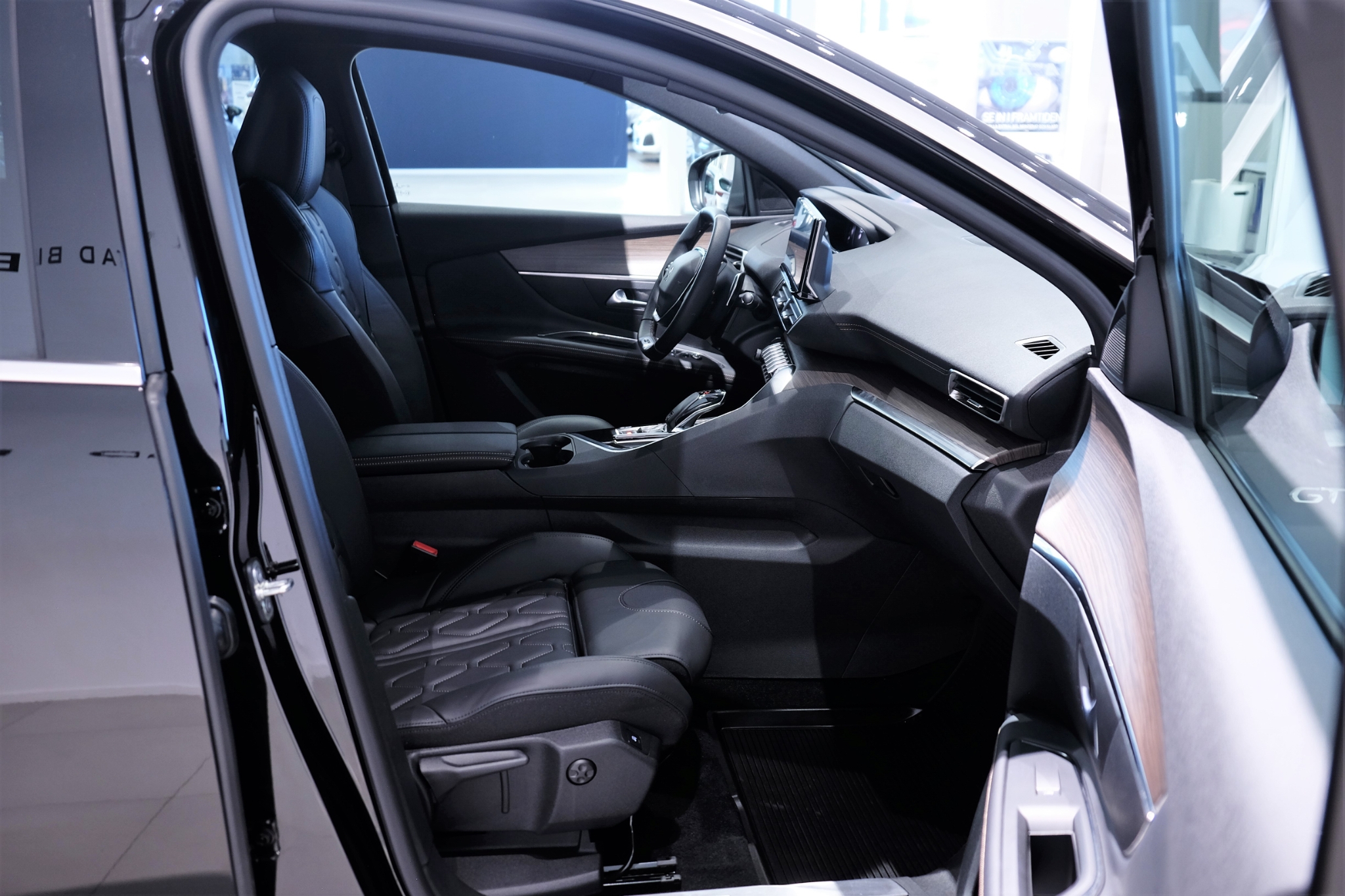 Peugeot 3008 2022, kuva 7/53