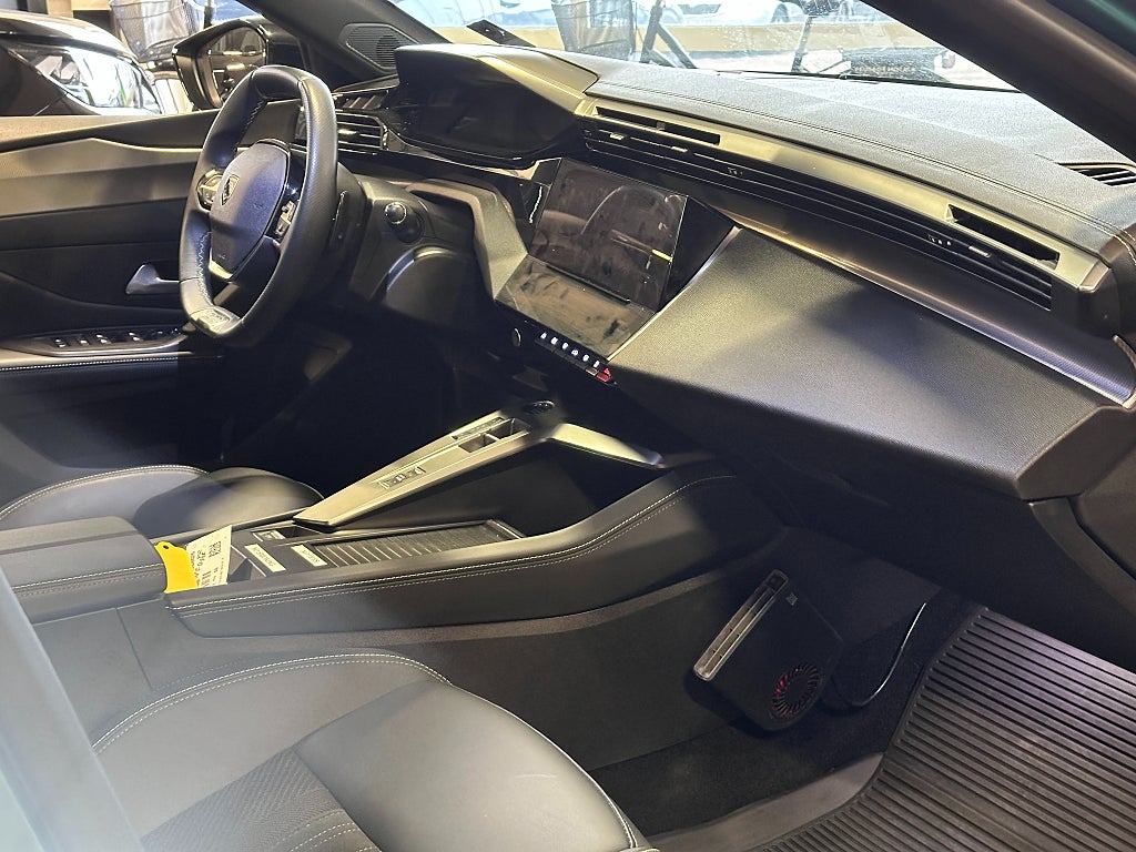 Peugeot 308 SW GT 1.2 PureTech 130HK EAT 360-kamera, Navi thumbnail