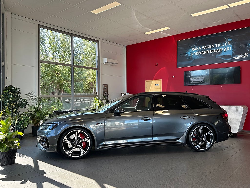 Audi RS4 2022 - miniatyr 4