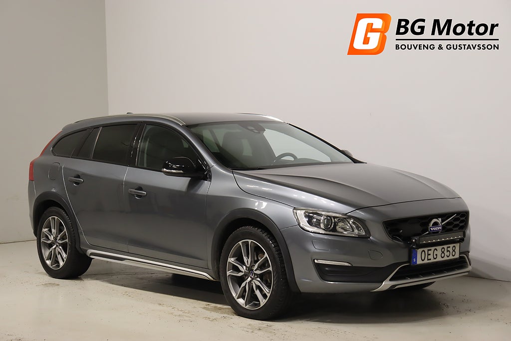 Volvo V60 Cross Country D4 190HK AWD Aut Summum Diesel-V/Dragkrok/PDC/Nyservad