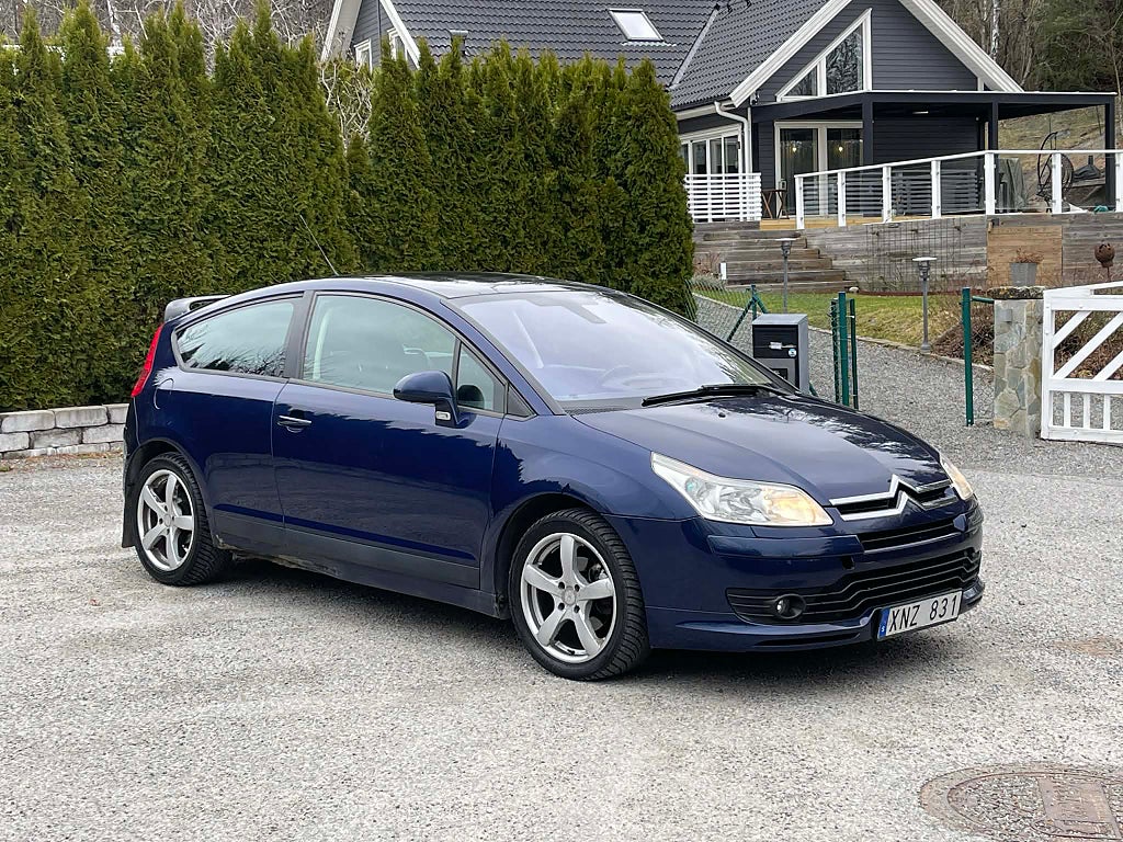 Citroën C4 Coupe 2.0 Manuell, Panorama, 140hk, nybesiktad, 2006