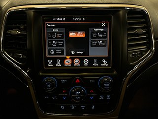 Jeep Grand Cherokee 3.0 V6 CRD 4WD M&D-värm/Drag/Kamera/GPS
