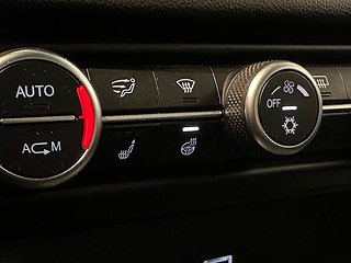Alfa Romeo Giulia 2.2 16V Super Kamera Mvärm Skinn GPS SoV