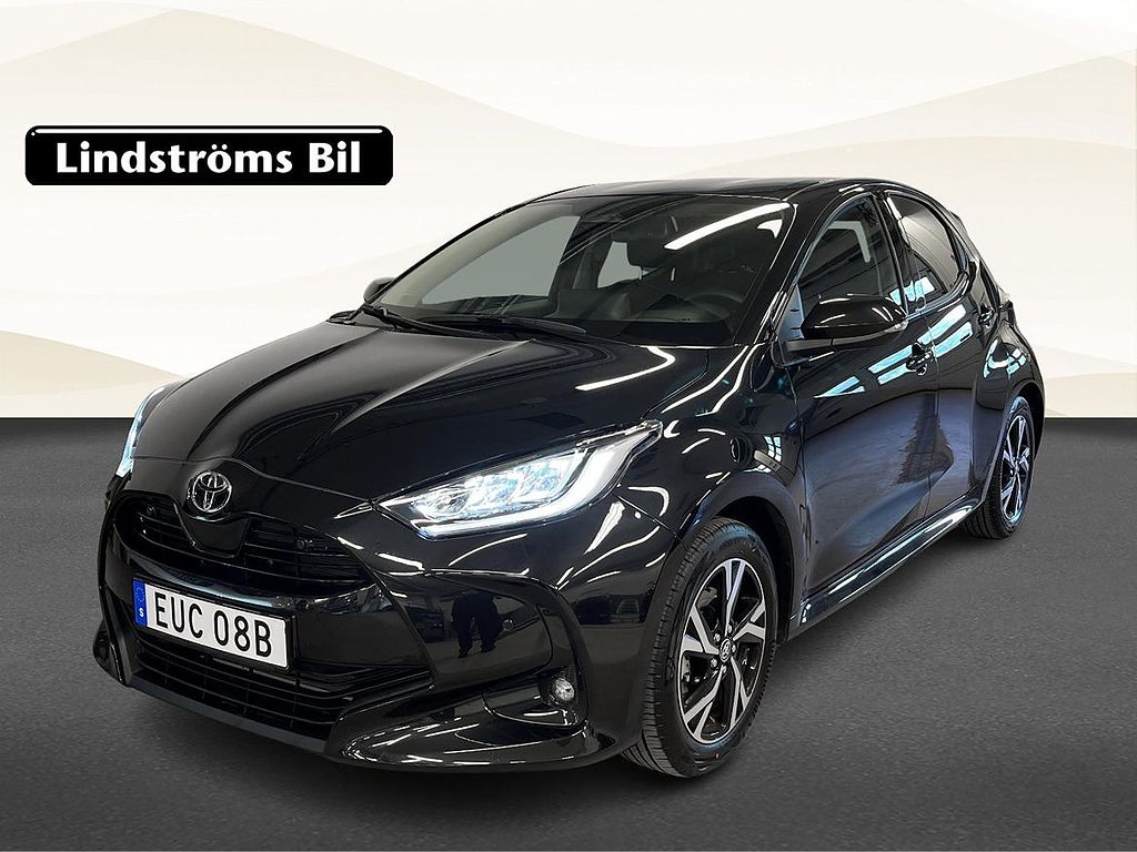 Toyota Yaris Active Plus Hybrid 1.5 116hk S&V-hjul MOMS