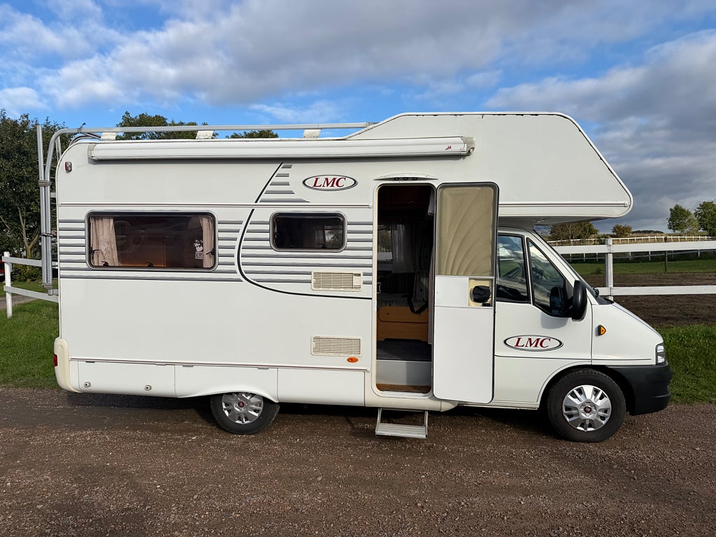 LMC 595 Alkov