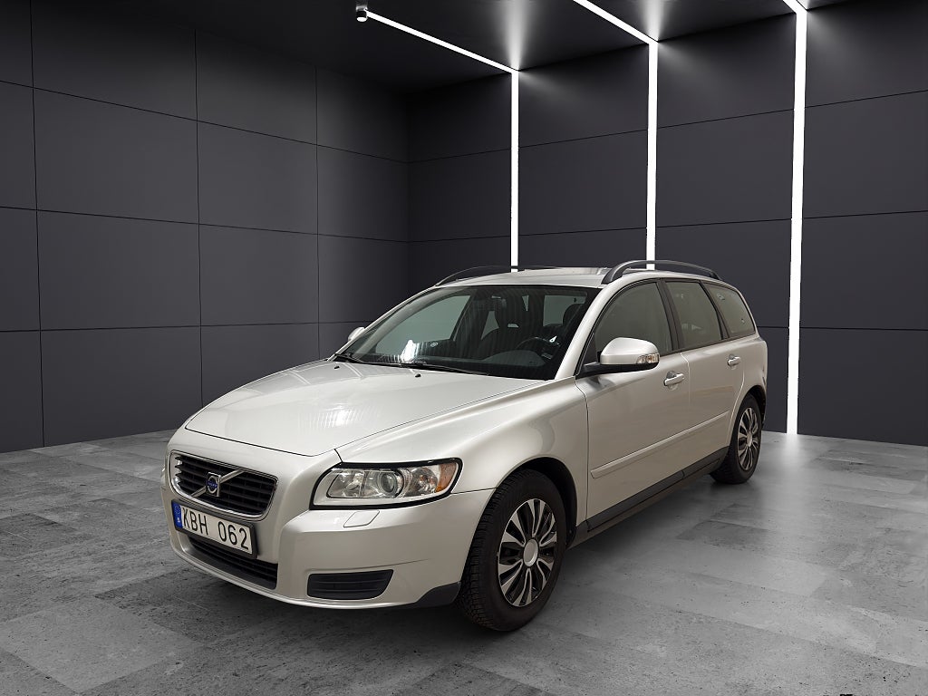 Volvo V50 1.6 D Kinetic|6 MÅNADER GARANTI|NY BESIKTIGAD|NY SERVAD