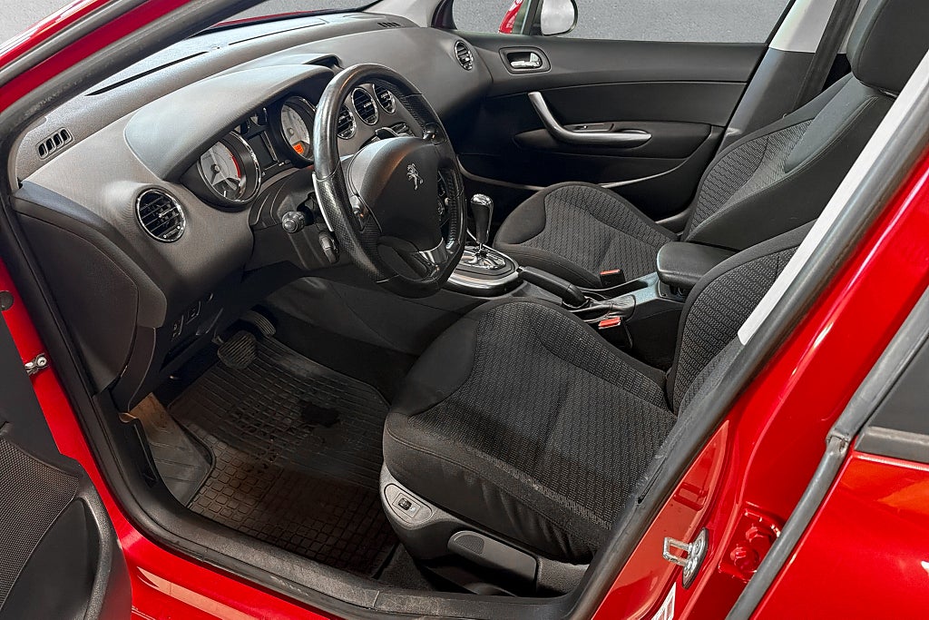Peugeot 308 5-dörrar 1.6 e-HDi FAP EGS Automat Panorama Dragkrok