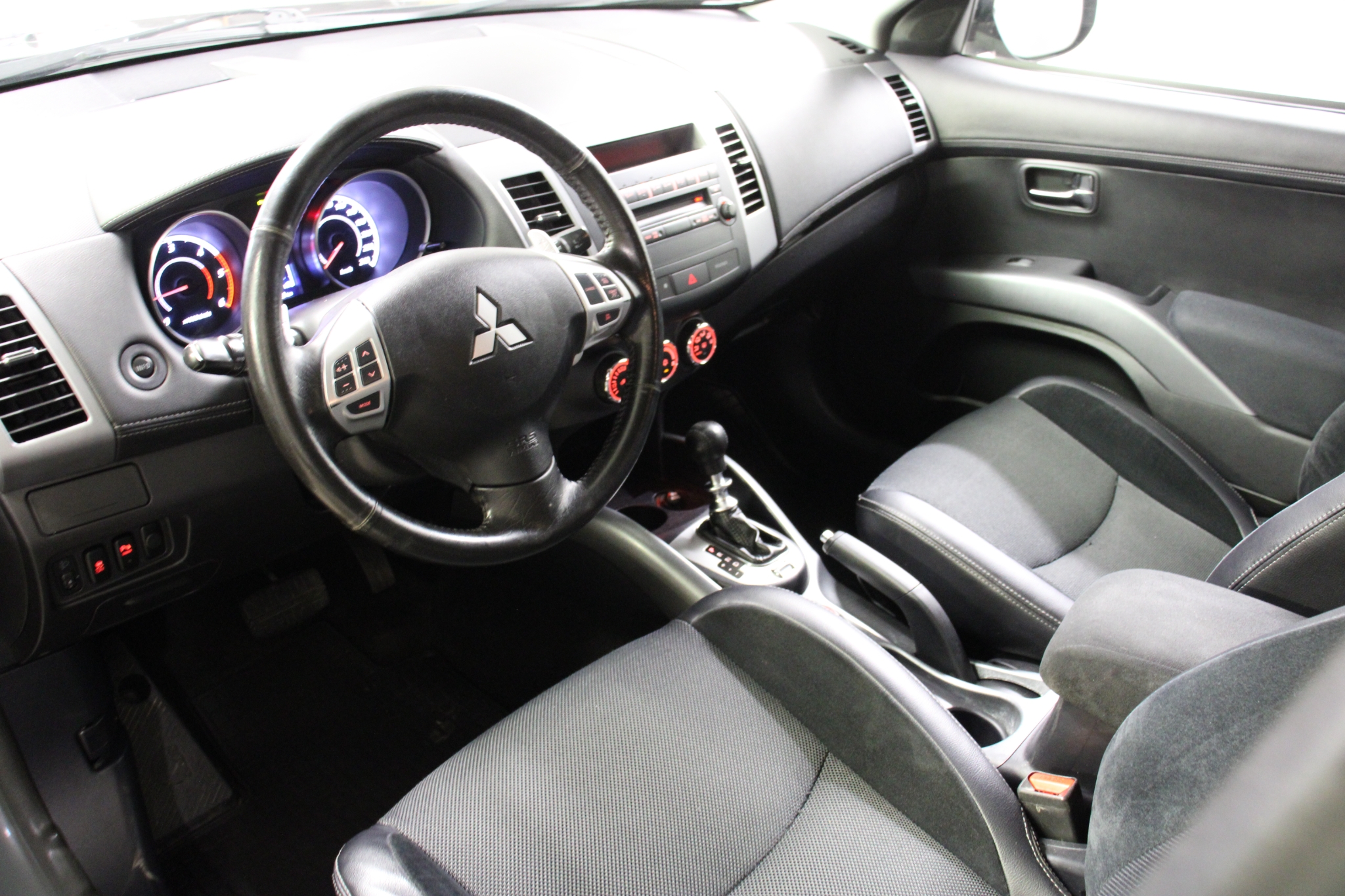 Mitsubishi Outlander 2012, bild 5/43