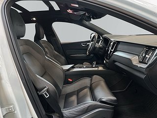 Volvo XC60 Recharge T8 AWD R-Design S&V-Hjul/Drag/Pano/360