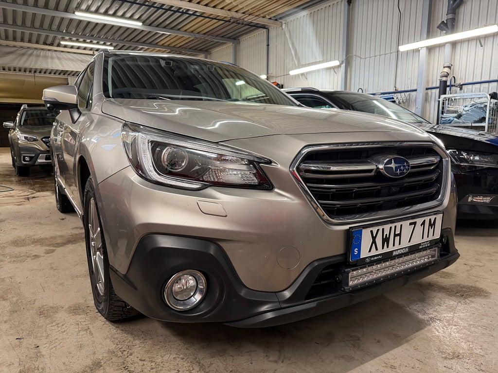 Subaru Outback 2.5 4WD Lineartronic Euro 6