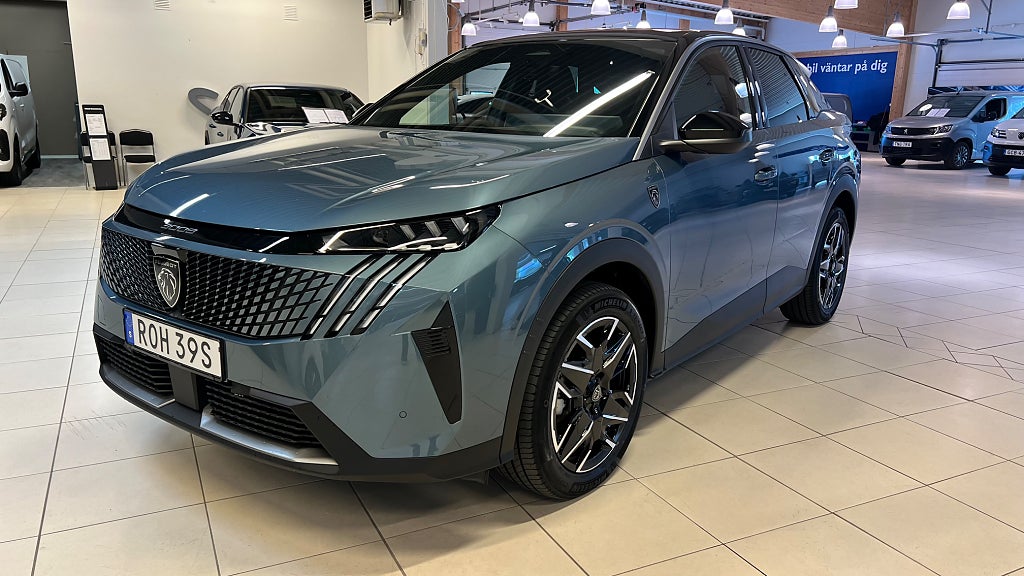 Peugeot 3008 GT HYBRID / 
