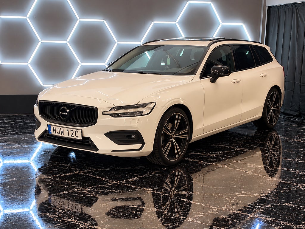Volvo V60 B4 Geartronic Momentum Advanced Navi Pro Edt / Se SPEC